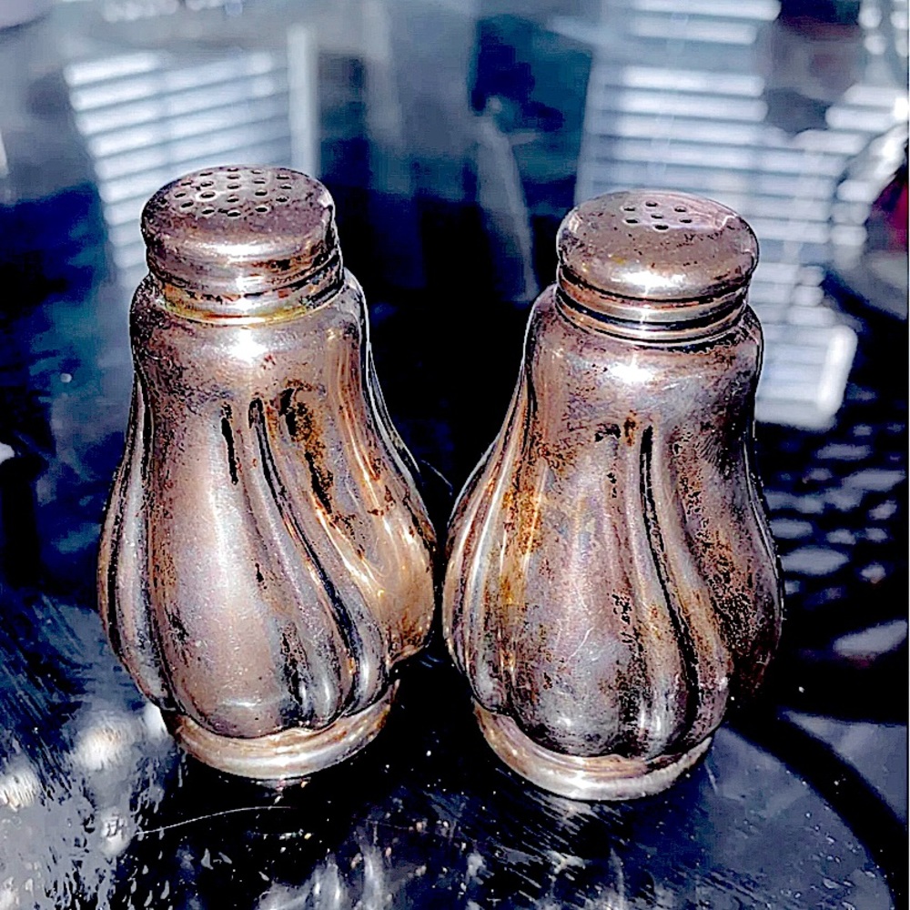 Antique sterling silver s&p shaker